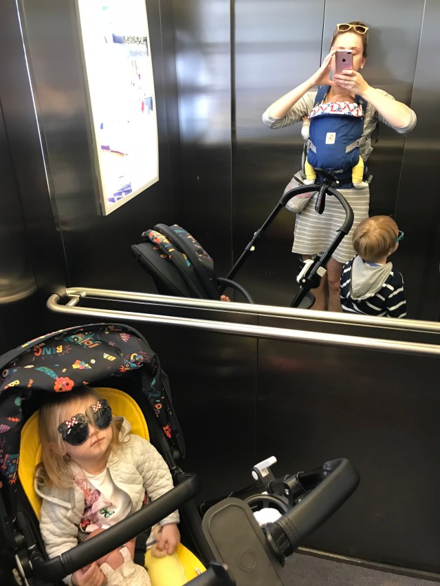 Kuidas üksi kolme lapsega linna peale minna